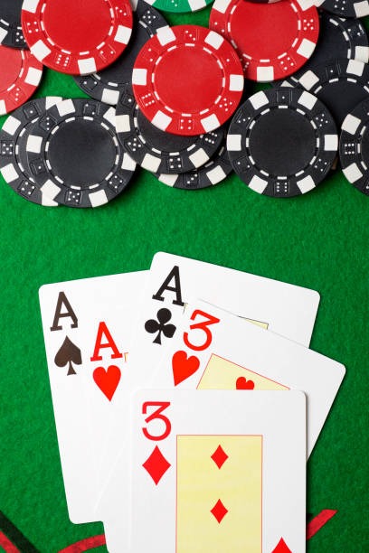 Community cards revealed Dealer revealing community cards in Casino Hold'em